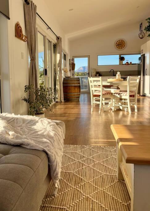 Viola - Seaside Retreat Villa Coles Bay Eksteriør bilde